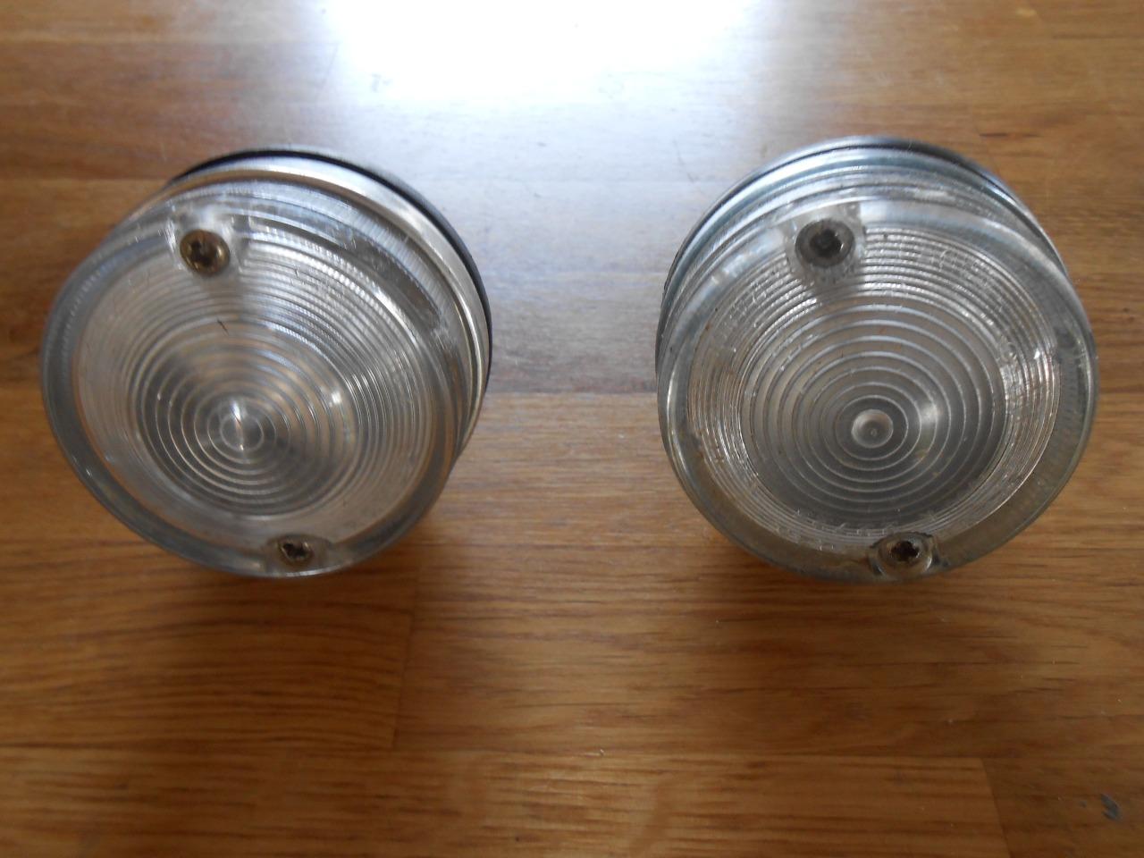 Clignotants RENAULT 8 (R8) renault r8 LesAnciennes.com