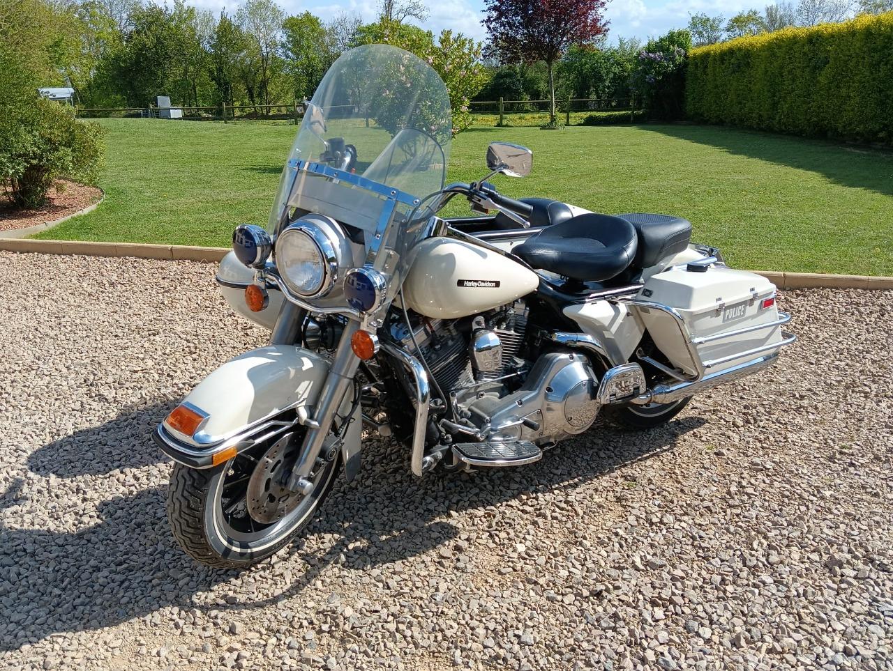 HARLEY DAVIDSON FLHTP Sidecar - 1992 LesAnciennes.com