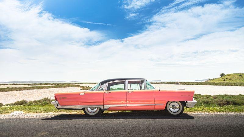 LINCOLN Premiere Sedan - 1956 LesAnciennes.com