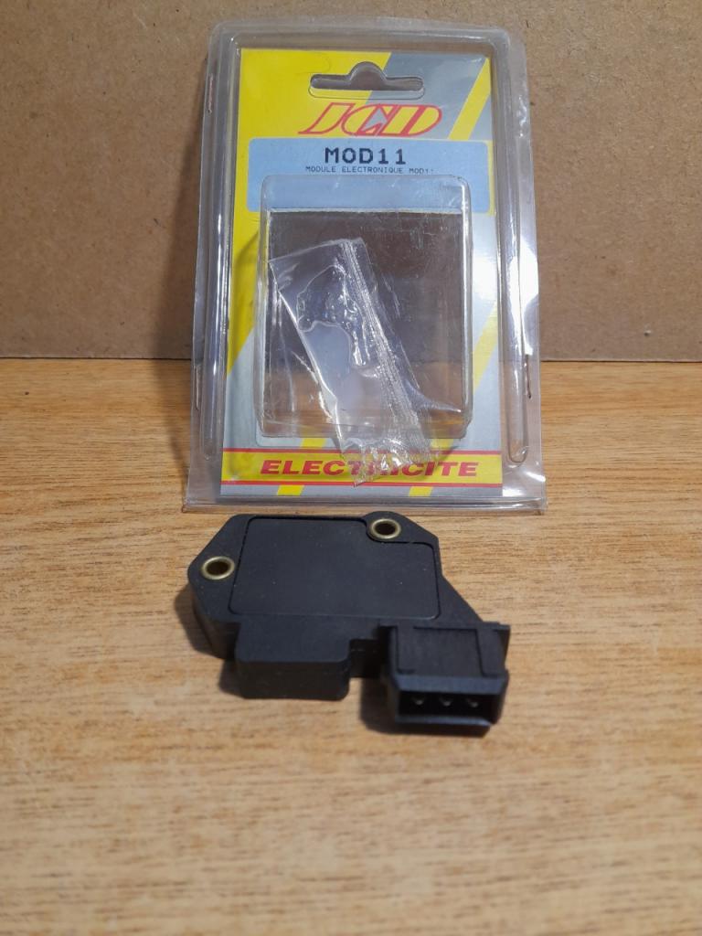 Module d'allumage Ford Escort JCD MOD11 6153380 LesAnciennes.com