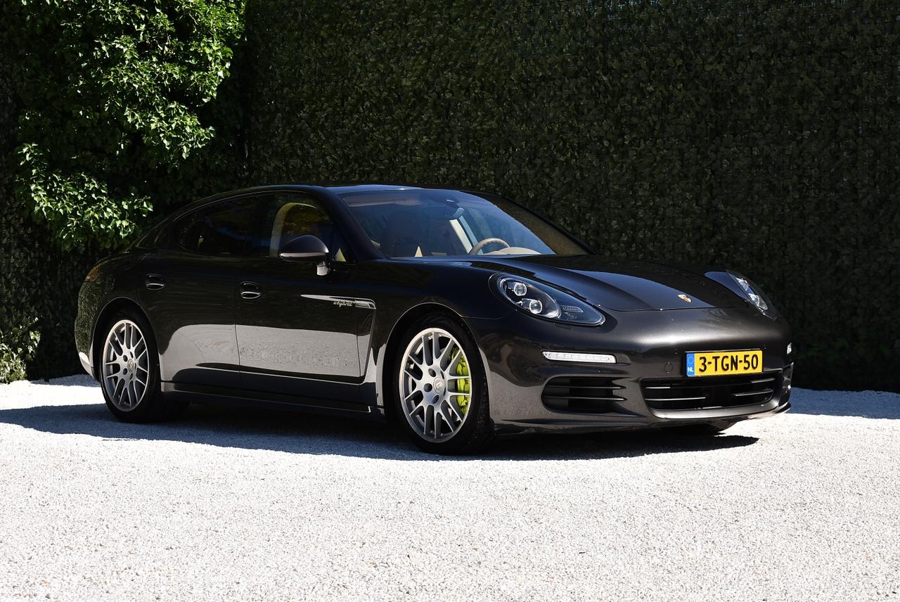 2014 Porsche Panamera E-Hybrid LesAnciennes.com