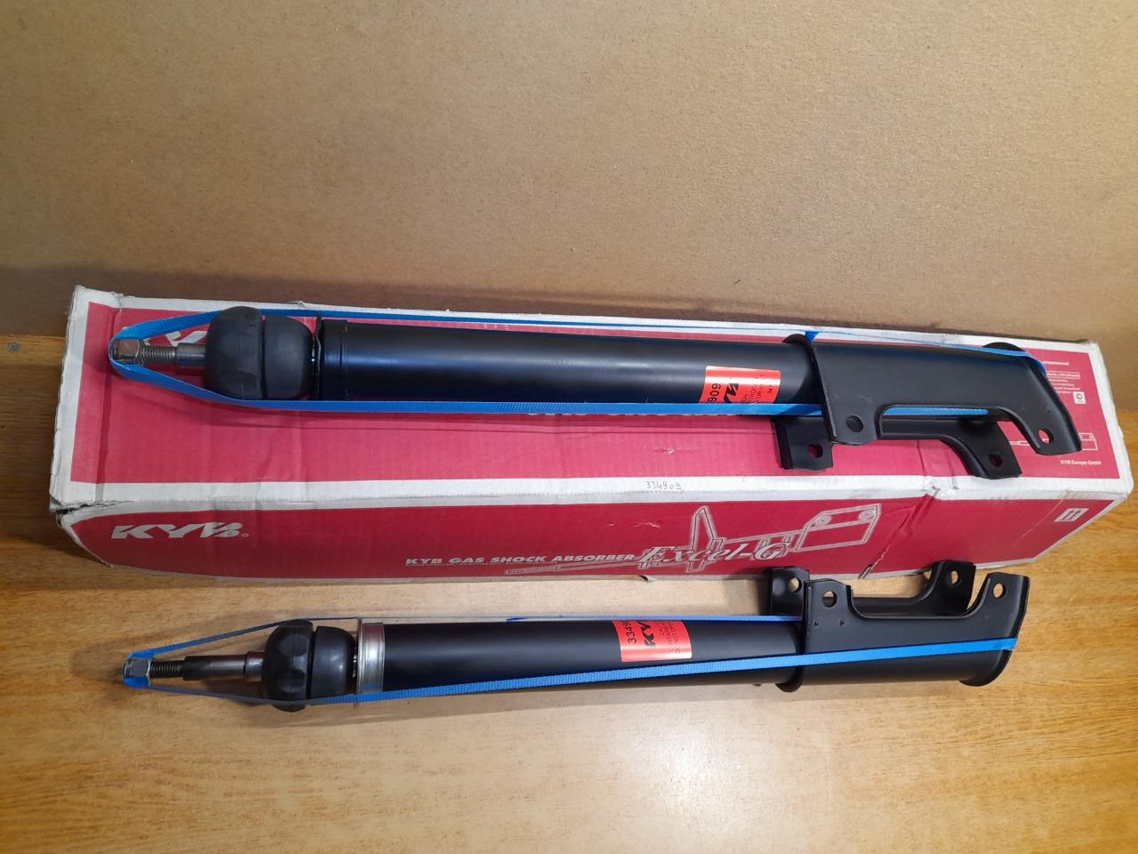 Paire d'amortisseur arrière Renault 25 LesAnciennes.com