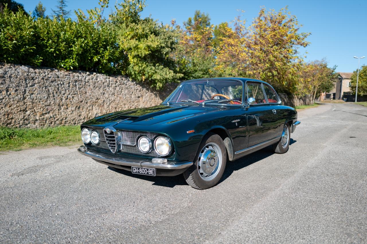 1966 Alfa Romeo 2600 Sprint LesAnciennes.com