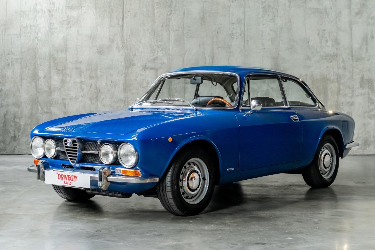 ALFA ROMEO 1750 GTV - 1971 LesAnciennes.com