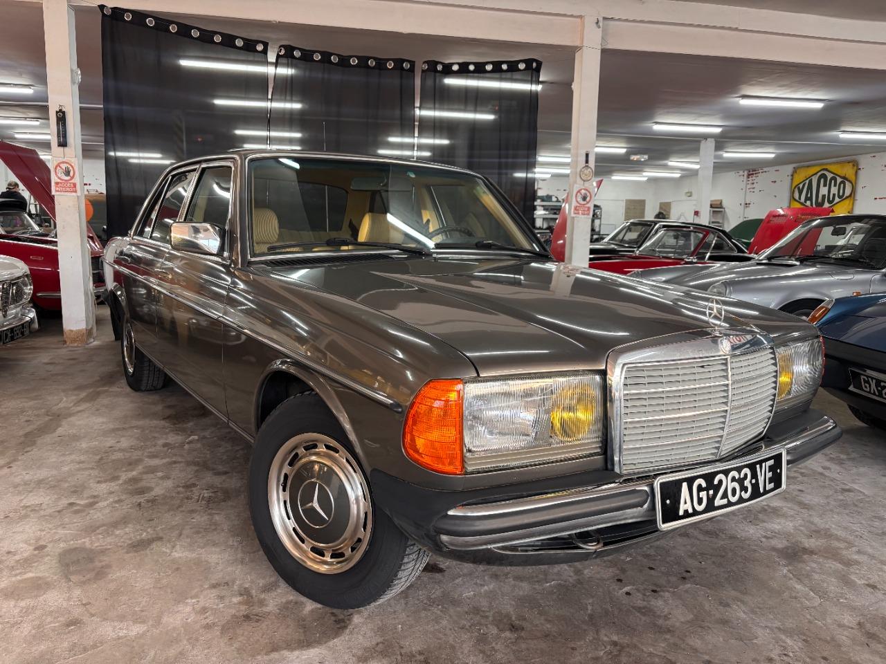 MERCEDES 230 E w123 - 1984 LesAnciennes.com