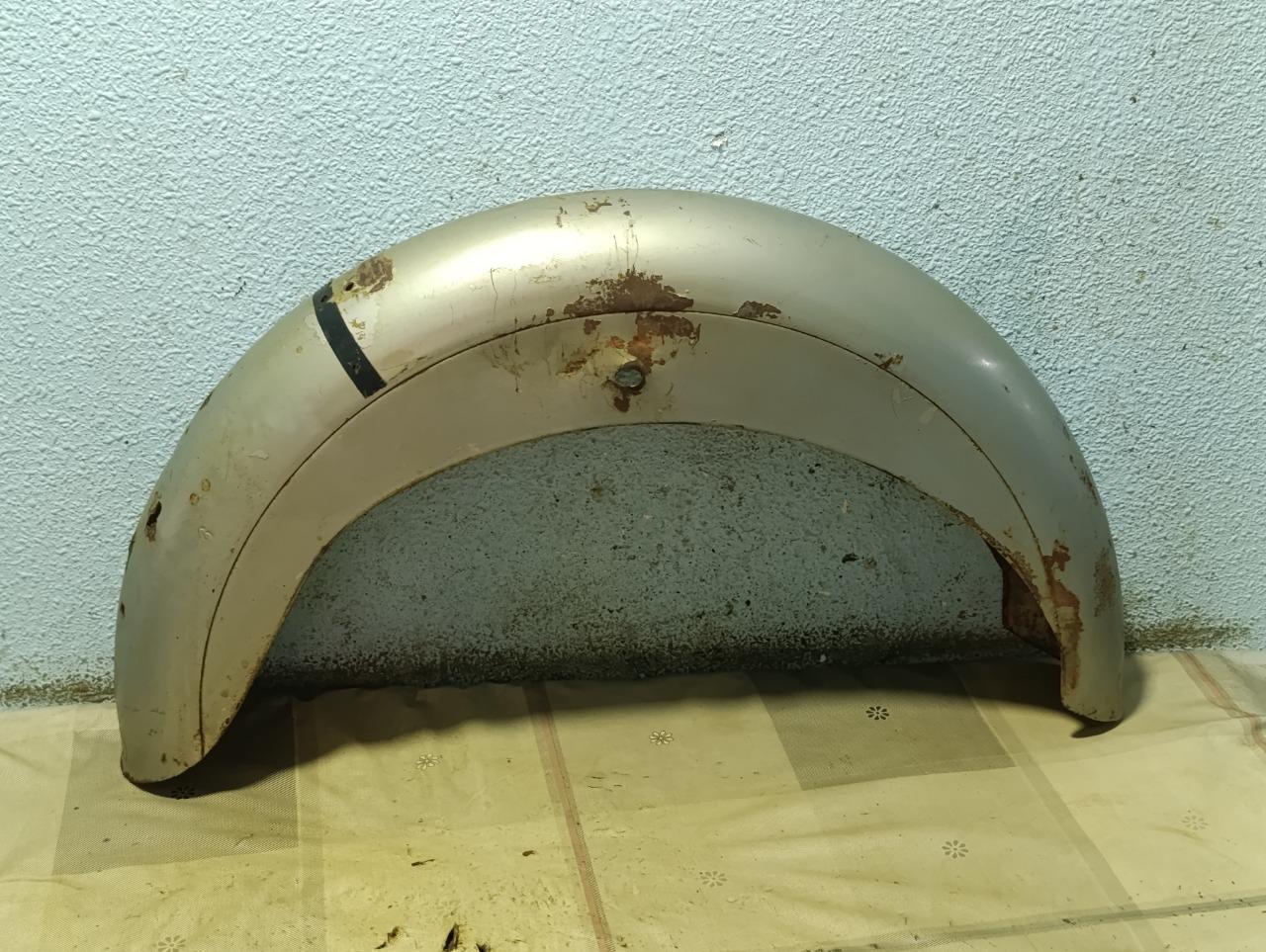 Garde boue DUCATI 175 200 LesAnciennes.com