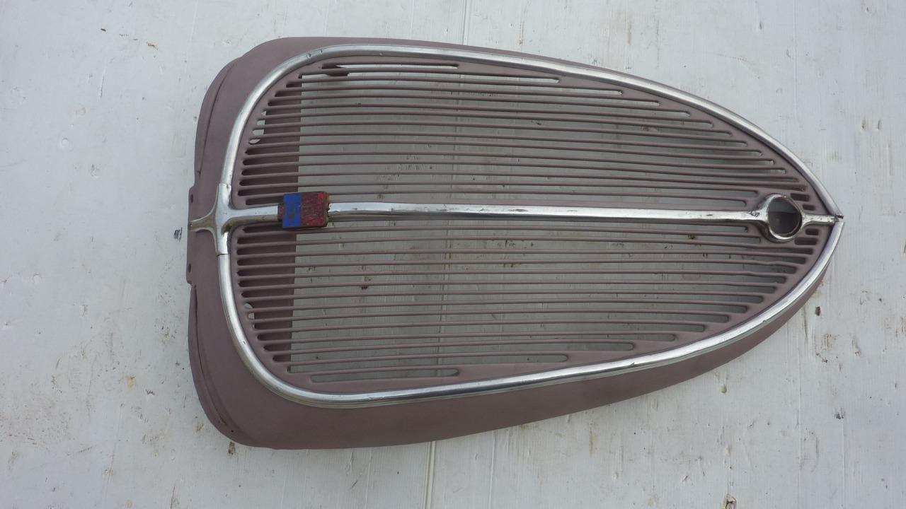 Calandre SIMCA 8 1100 LesAnciennes.com