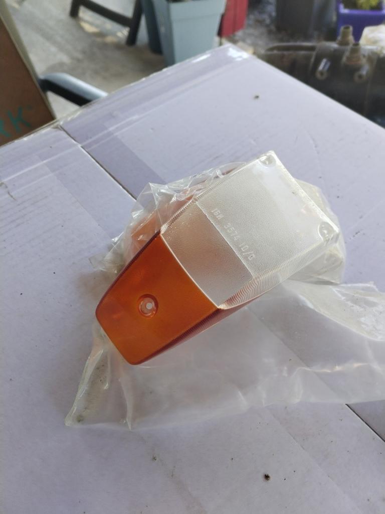 Cabochons MASERATI Quattroporte LesAnciennes.com