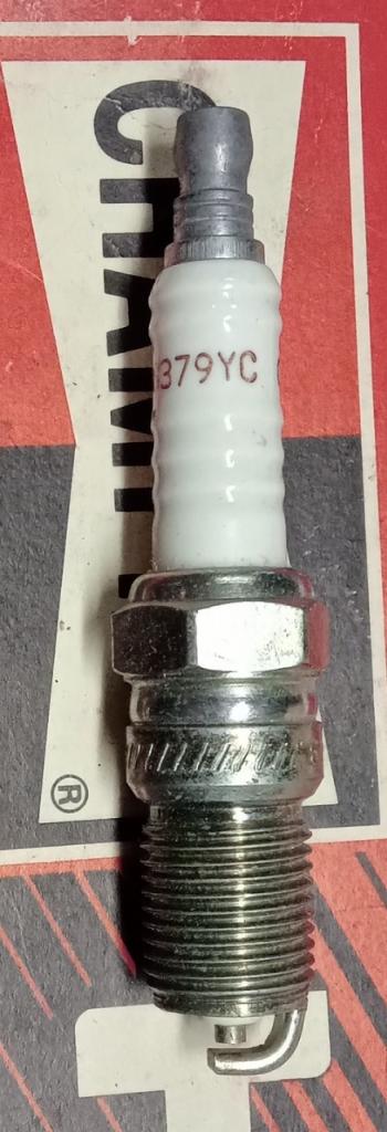 BOUGIE CHAMPION S379YC, Citro/Peug/ren/triump/volv LesAnciennes.com