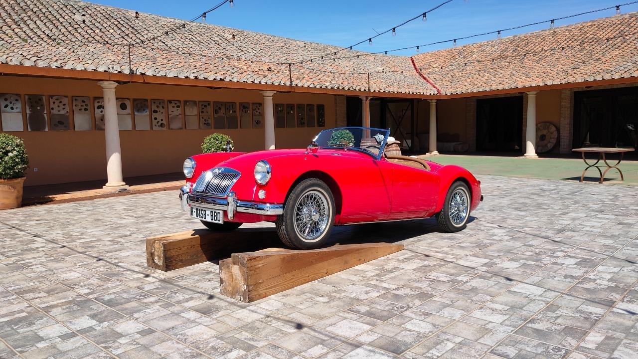 MG MGA 1500 Roadster - 1956 LesAnciennes.com