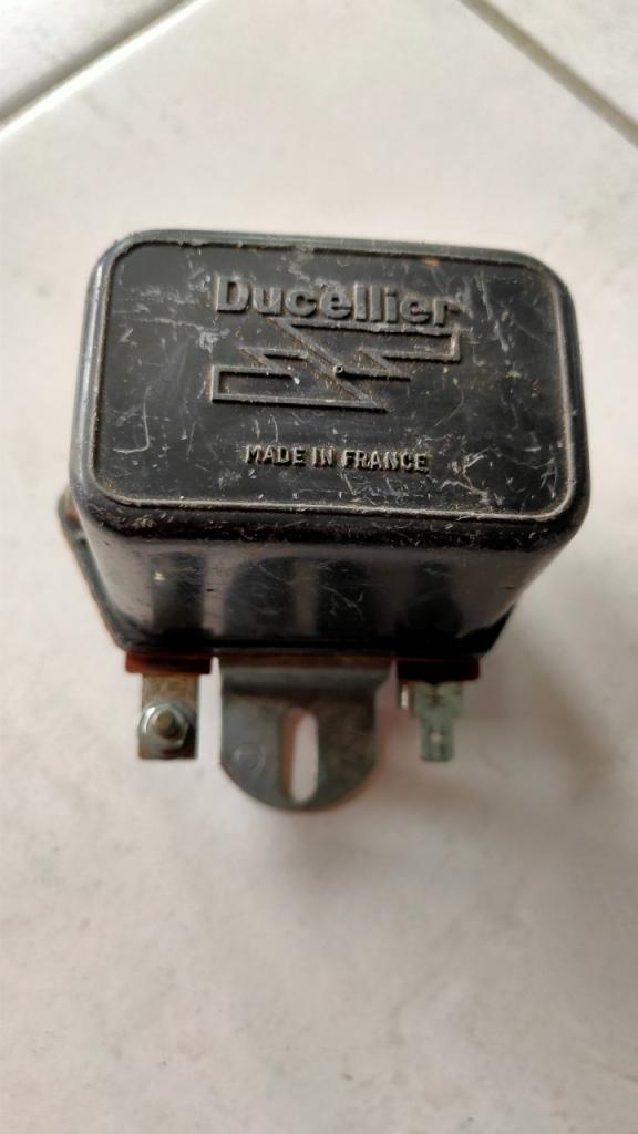 Régulateur Ducellier 12 V pour Voitures Anciennes LesAnciennes.com