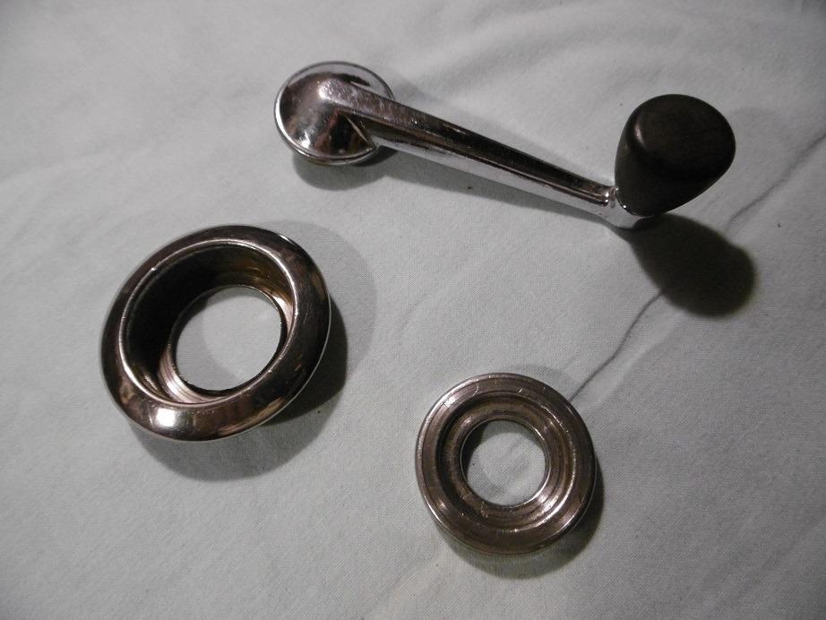 Poignée monte glace LANCIA Fulvia LesAnciennes.com