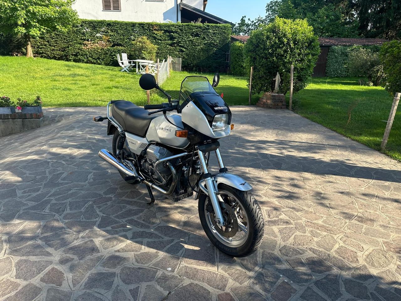 1986 Moto Guzzi 850 T5 LesAnciennes.com