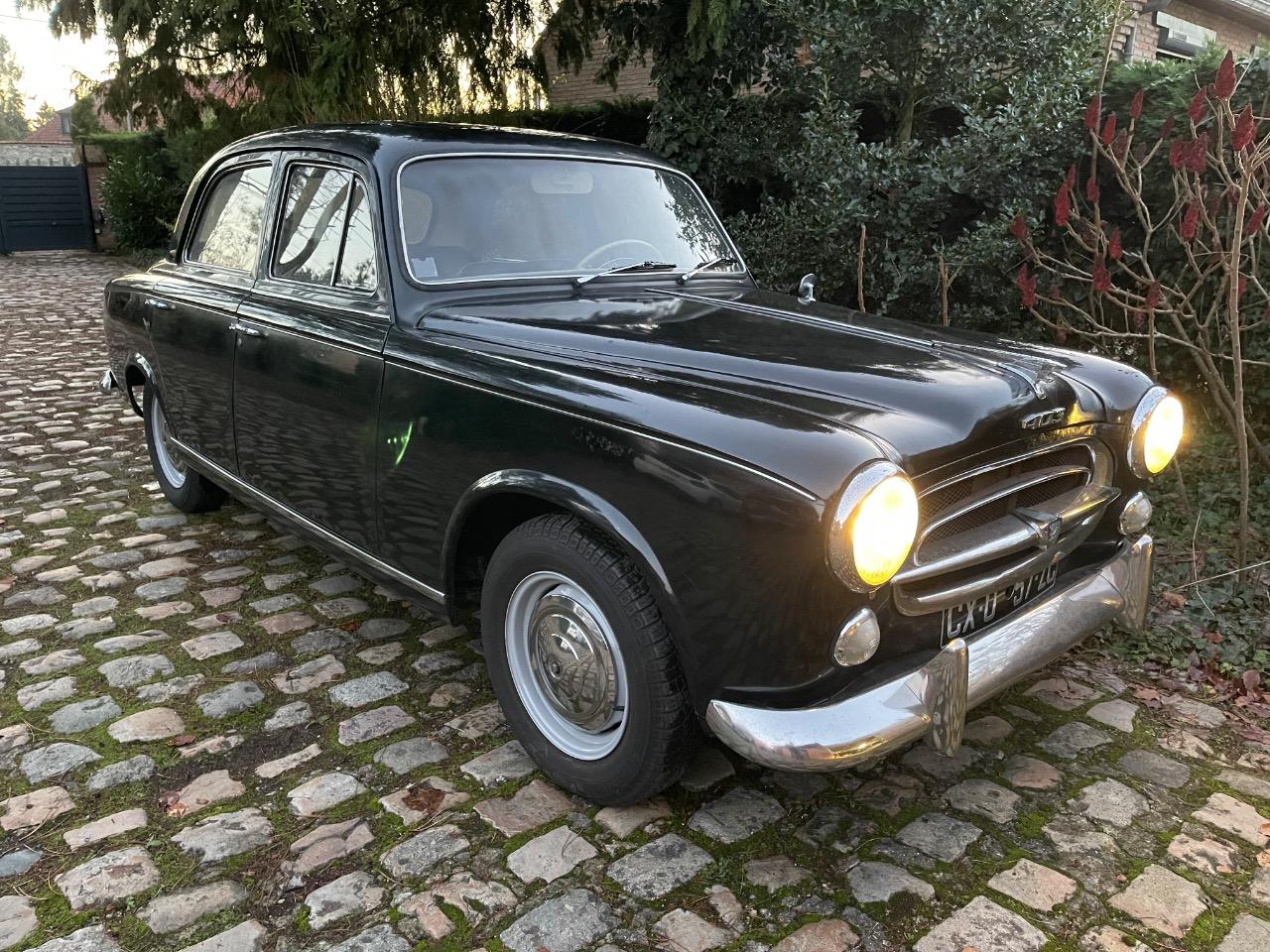 PEUGEOT 403 8cv - 1958 LesAnciennes.com