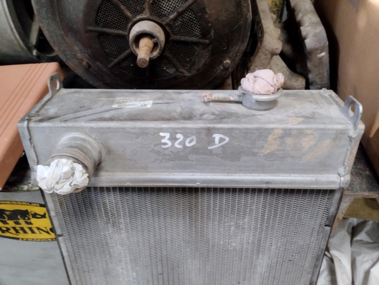 Radiateur CATERPILLAR 320D LesAnciennes.com