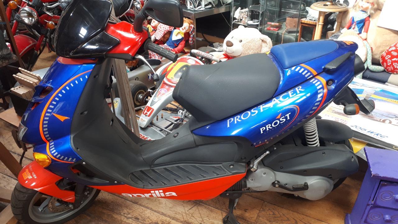 APRILIA Scooter - 2001 LesAnciennes.com