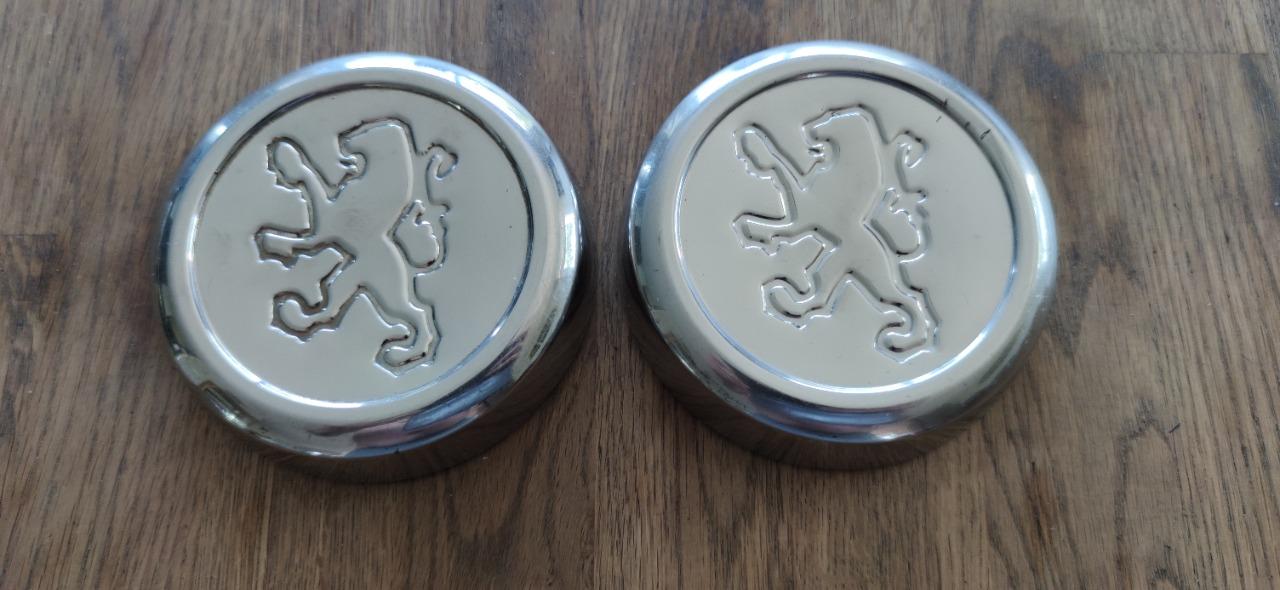 Enjoliveurs centraux PEUGEOT 604 LesAnciennes.com