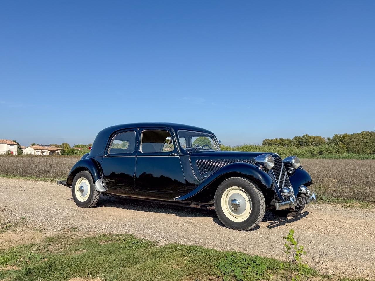 1955 Citroën Traction Avant 11B LesAnciennes.com