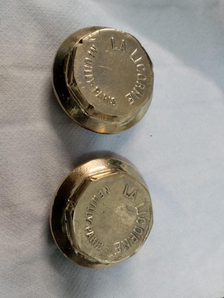 Bouchons de roues LA LICORNE LesAnciennes.com