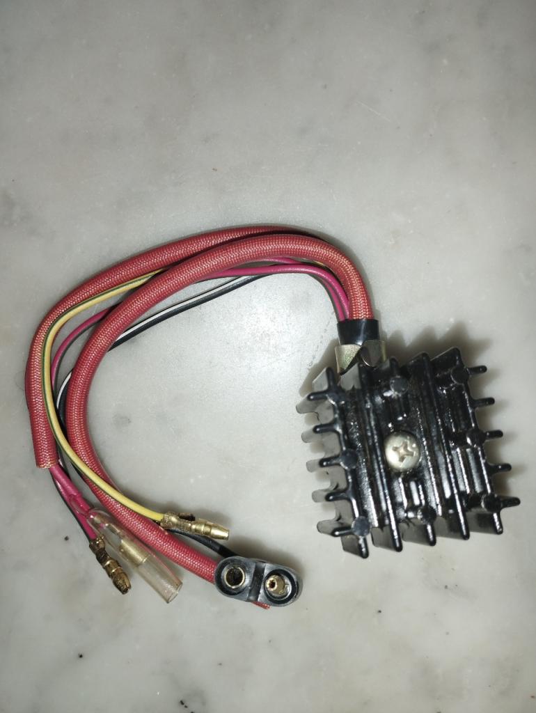 Cellule redresseuse SUZUKI T 250 LesAnciennes.com