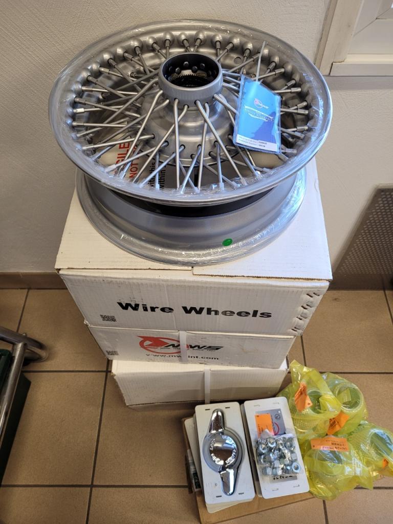 Kit jantes à rayons Triumph Spitfire LesAnciennes.com