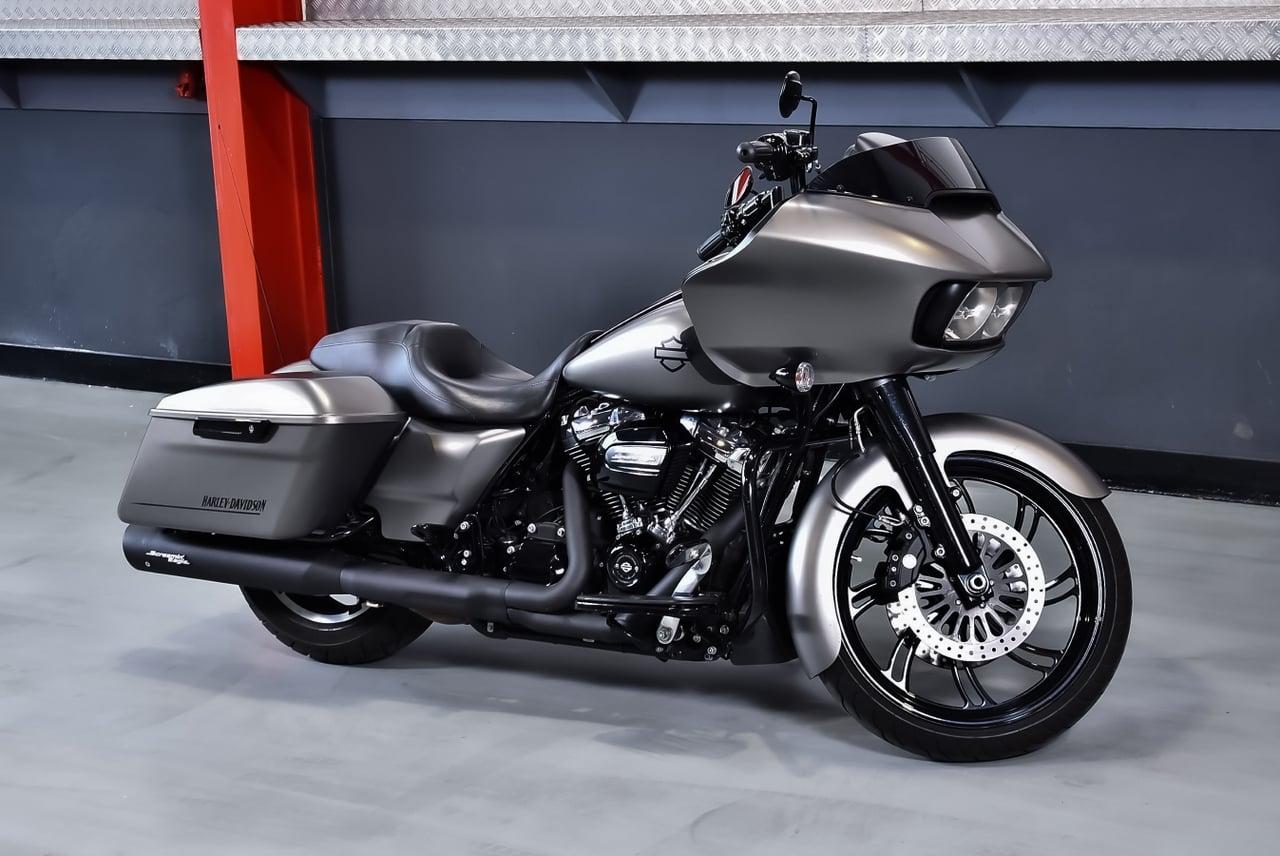 2017 Harley Davidson Road Glide 1,8L V-Twin LesAnciennes.com