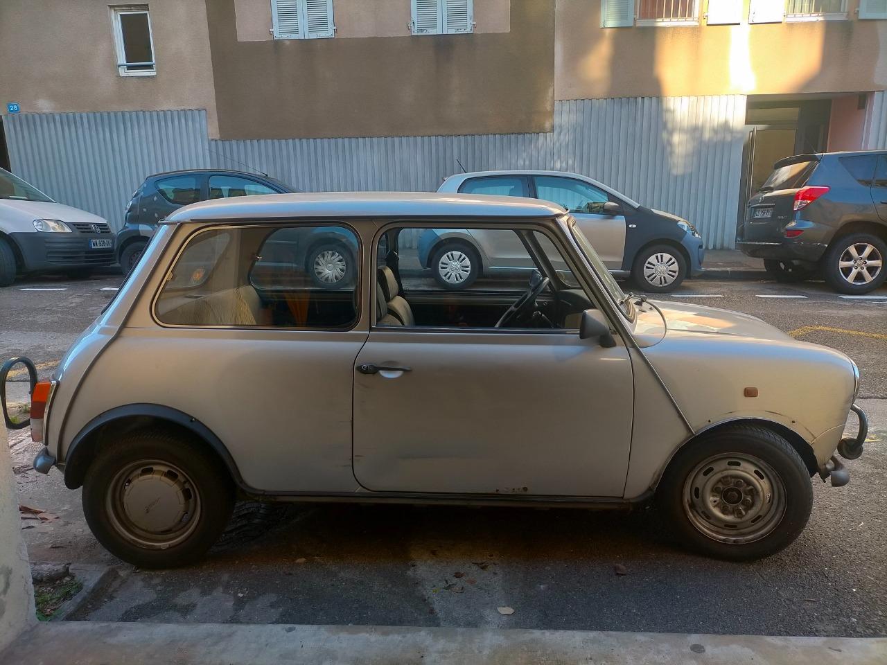 AUSTIN Mini XL2S1O - 1986 LesAnciennes.com