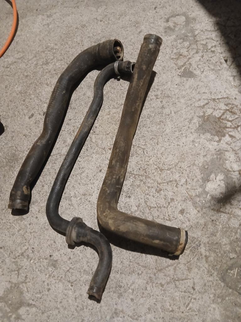 Lot de 3 durites circuit de refroidissement R4 LesAnciennes.com