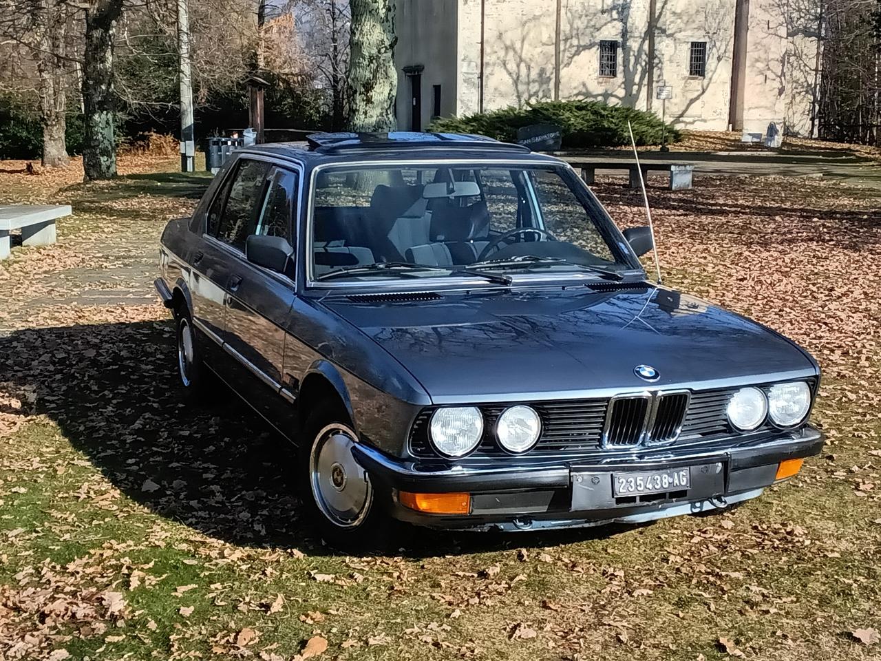 1986 BMW 518 E28 LesAnciennes.com