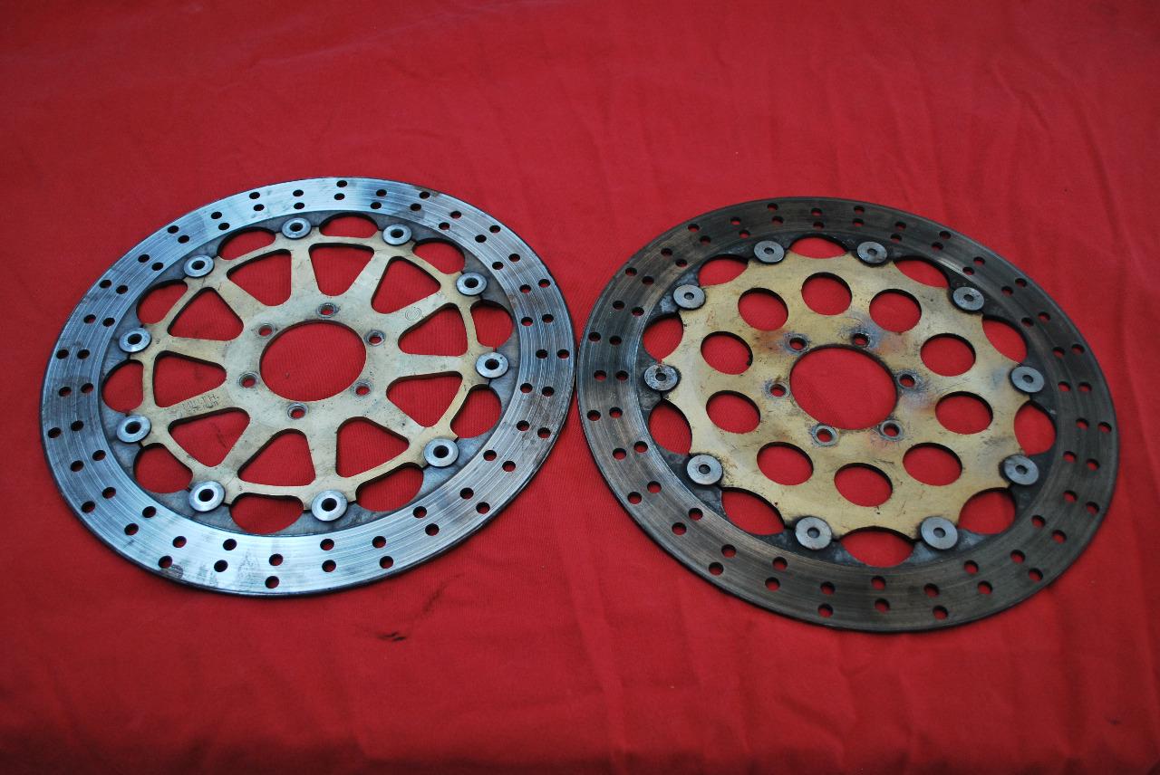 2 disques brembo 320mm LesAnciennes.com
