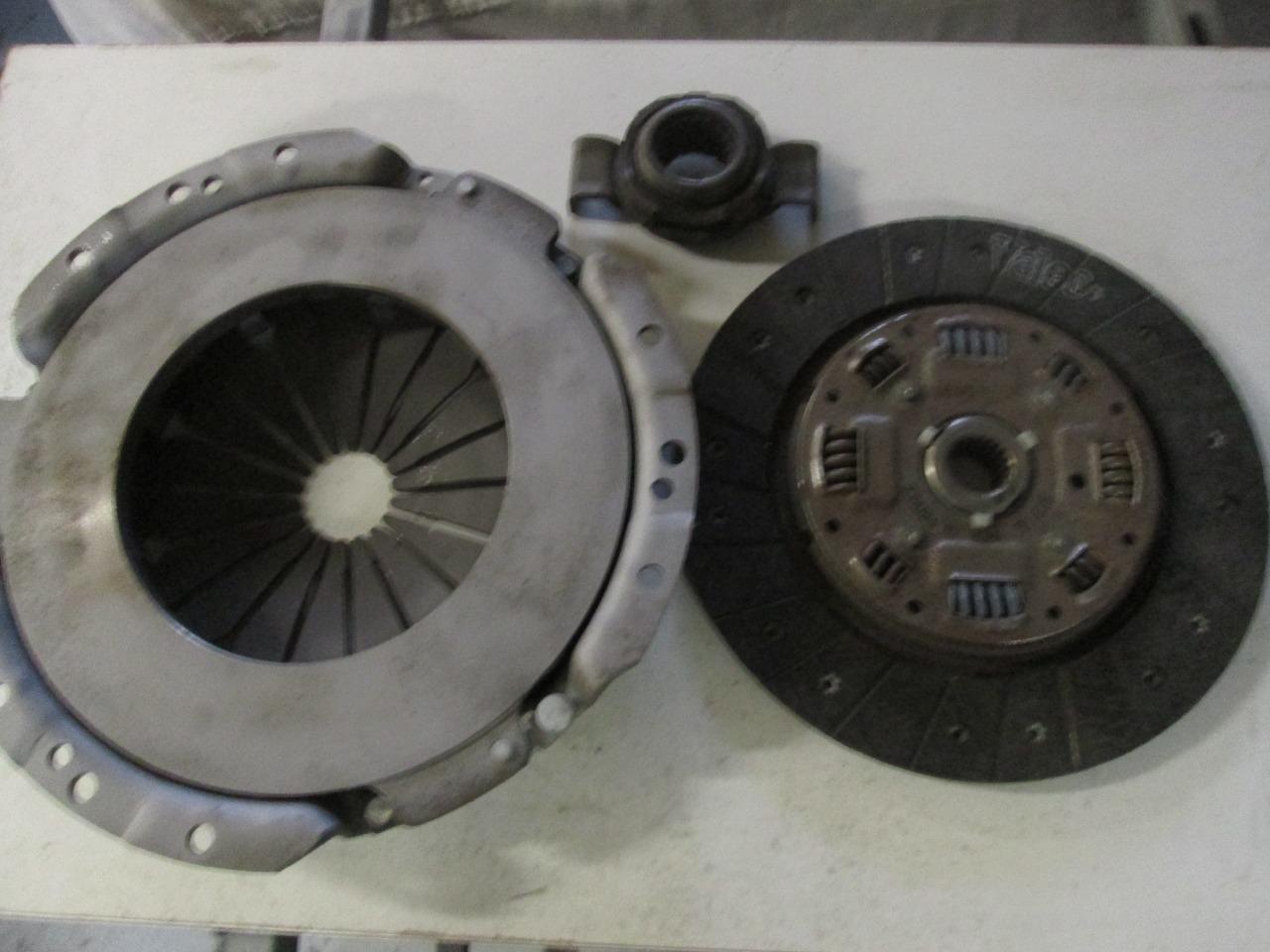 KIT EMBRAYAGE FERODO RENAULT ALPINE V6 GT/ R25 V6 LesAnciennes.com