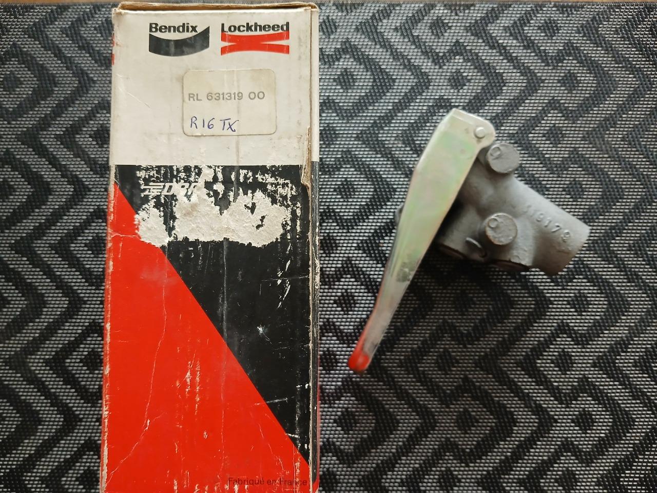 Correcteur répartiteur de freins RENAULT 16 (R16) LesAnciennes.com