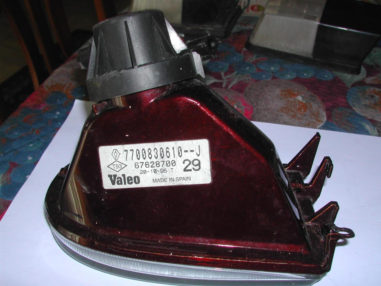 Antibrouillard RENAULT 19 (R19) LesAnciennes.com