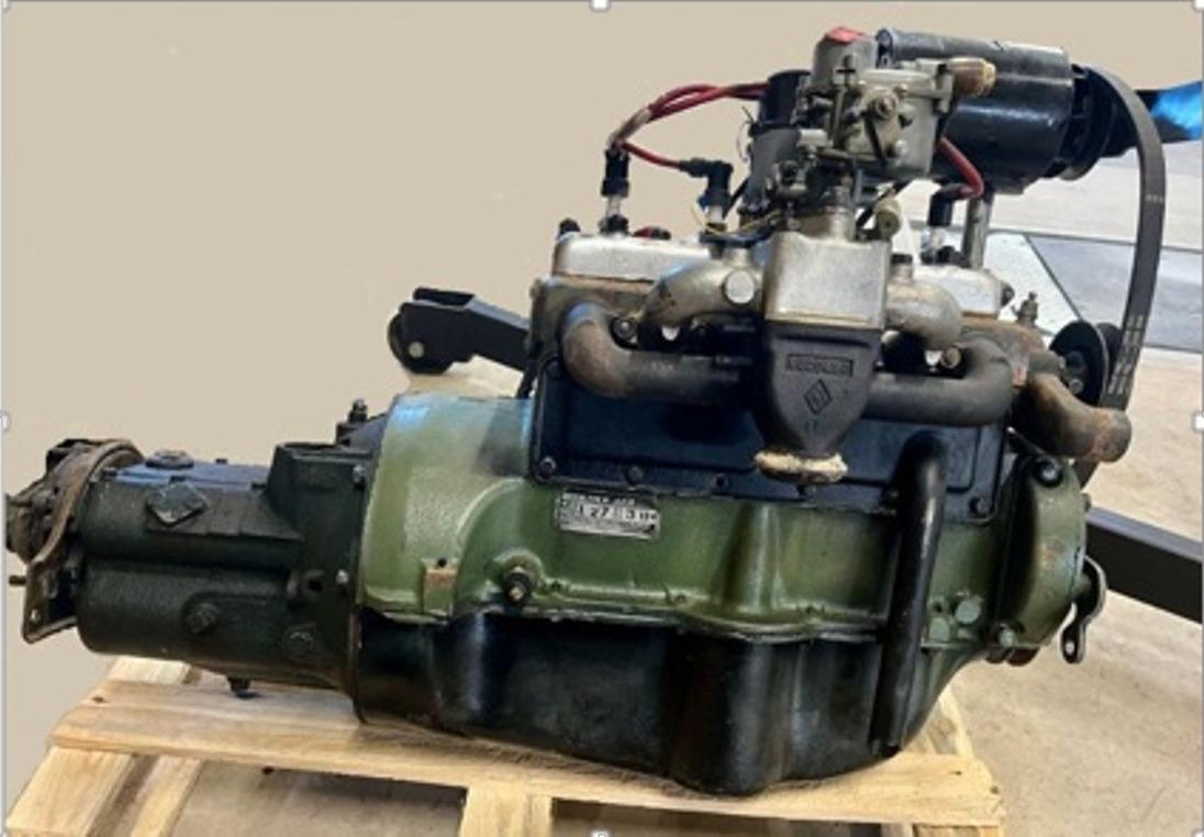 Moteur Renault juvaquatre 488 latéral + boîtes LesAnciennes.com