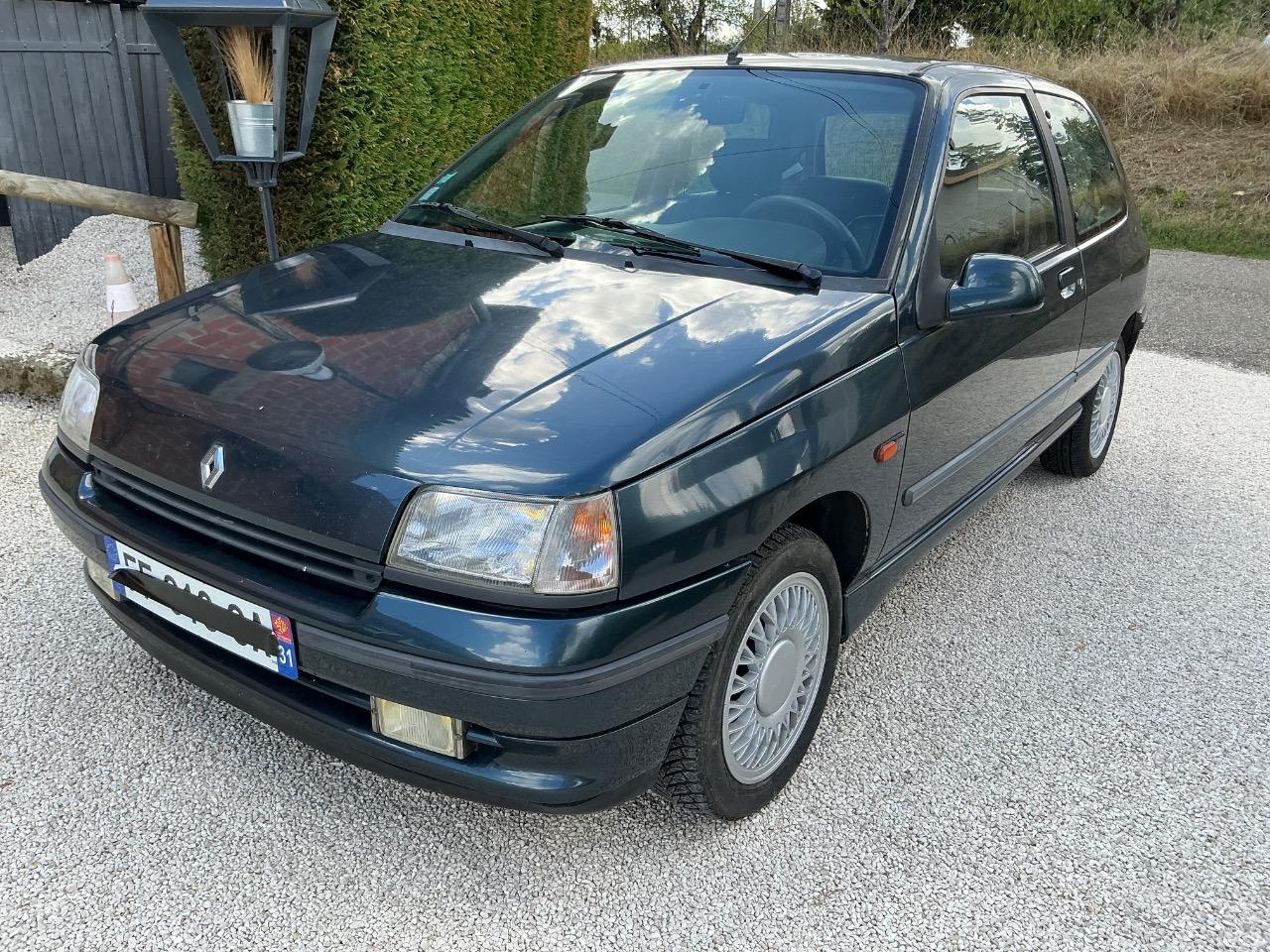 RENAULT Clio Baccara - 1992 LesAnciennes.com