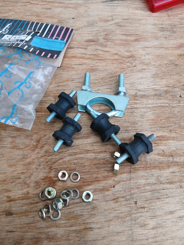 Nécessaire RENAULT 4 (R4) LesAnciennes.com