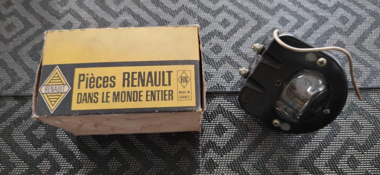 Eclaireur de plaque RENAULT 10 (R10) LesAnciennes.com