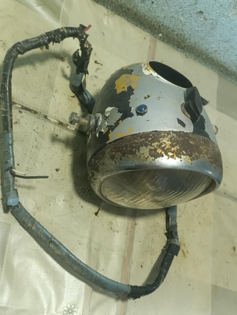 Phare pour Ducati 125/160 Sport LesAnciennes.com