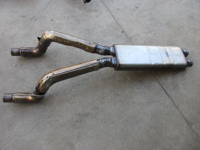 Silencieux d'échappement central Ferrari 575M LesAnciennes.com