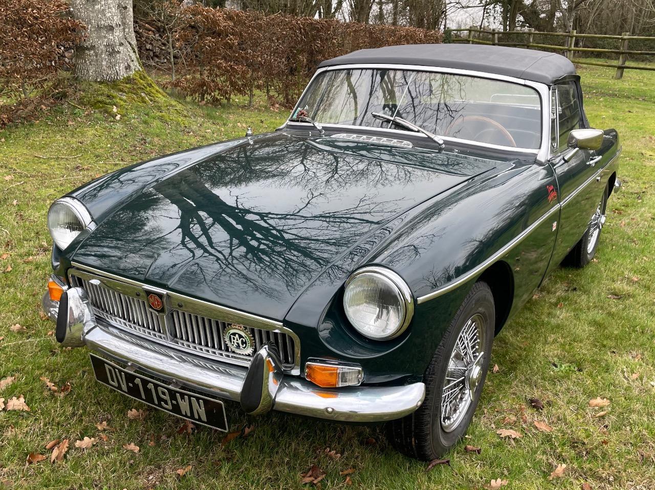 MG MGB - 1971 LesAnciennes.com