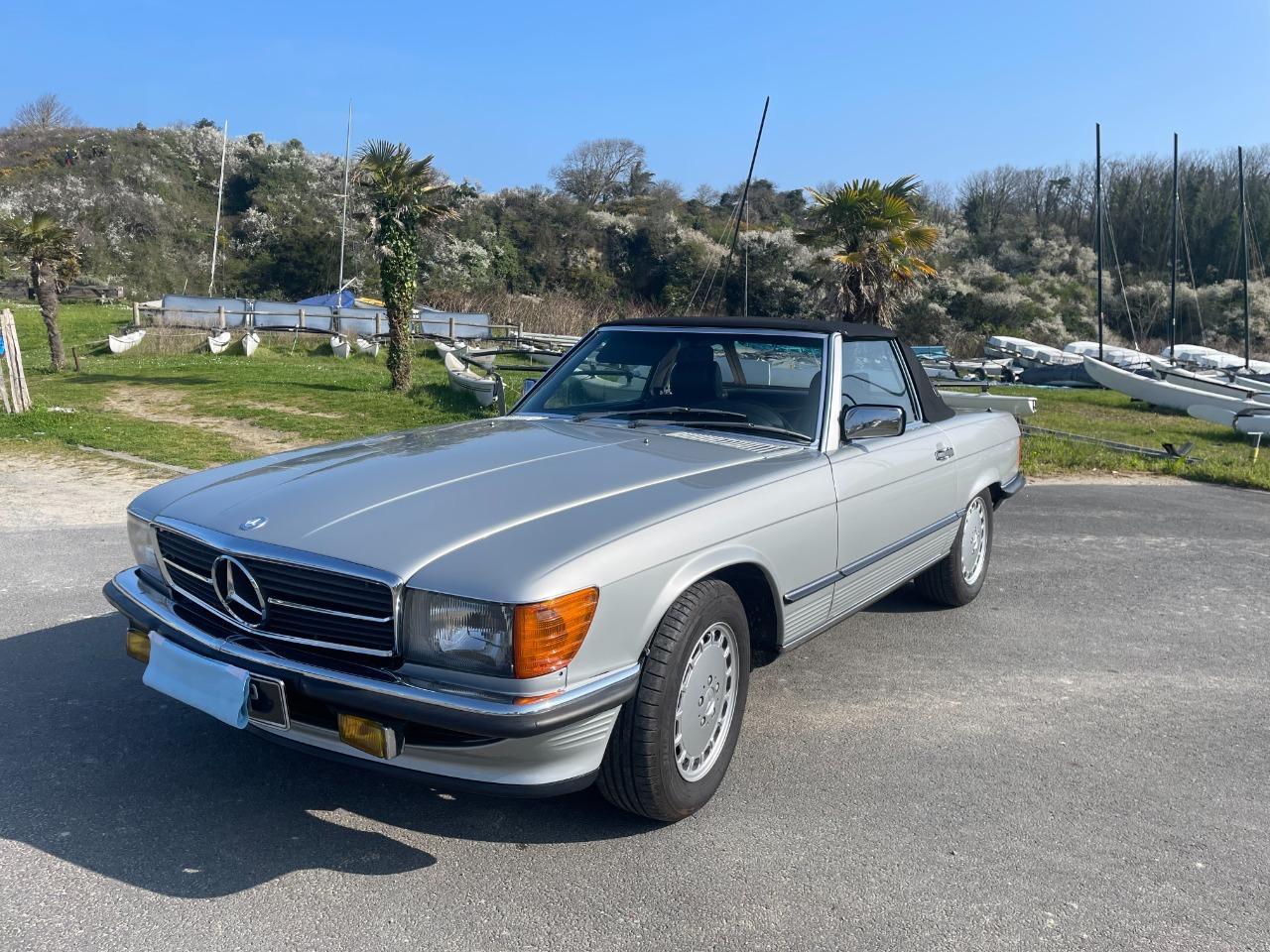 MERCEDES 300 SL R107 - 1986 LesAnciennes.com