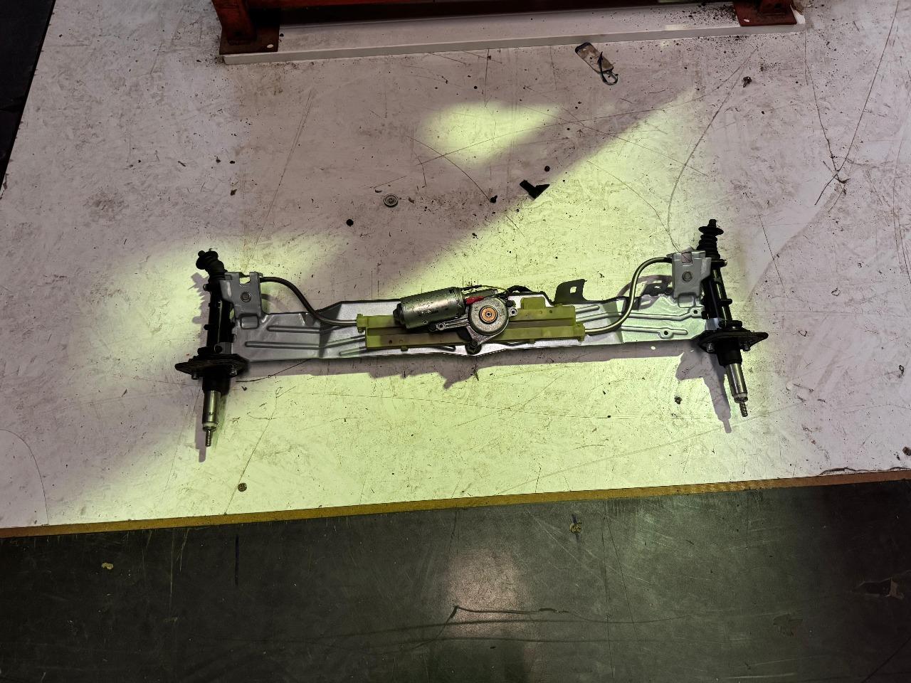 Mécanisme d’aileron PORSCHE 911 LesAnciennes.com