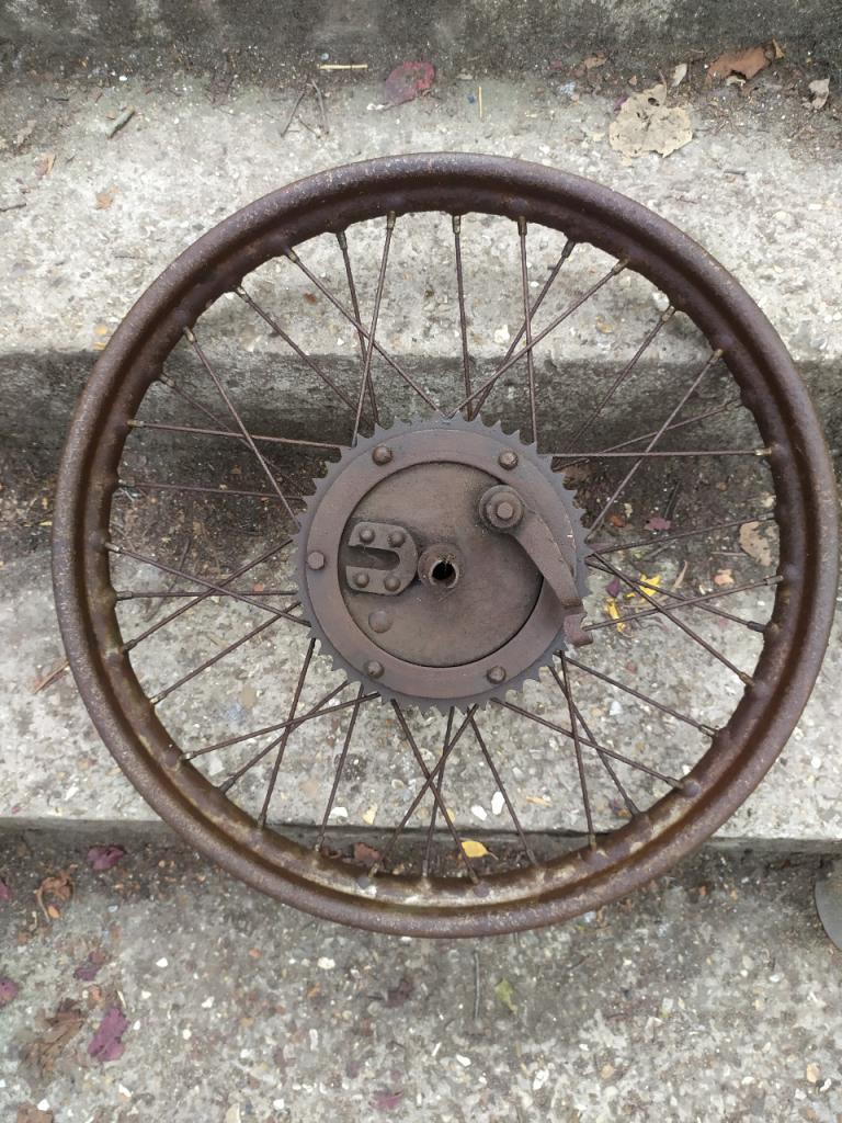 Roue arrière Motobécane Z / U coulissante LesAnciennes.com
