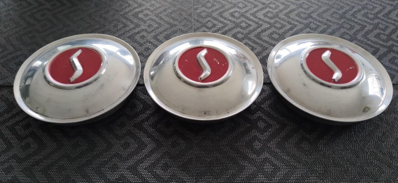 Enjoliveurs centraux SIMCA à identifier LesAnciennes.com