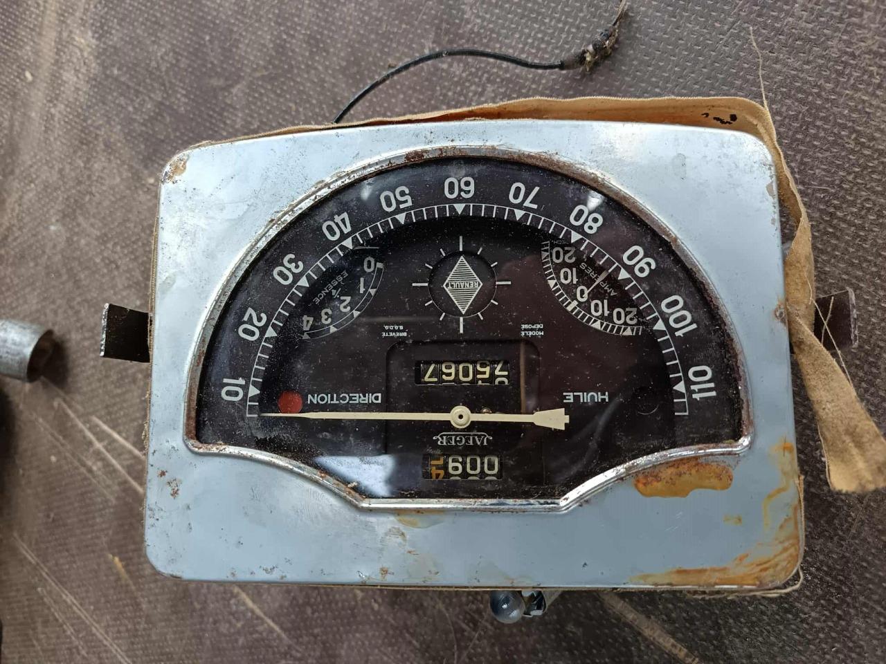 Compteur RENAULT Juvaquatre AHG2 LesAnciennes.com