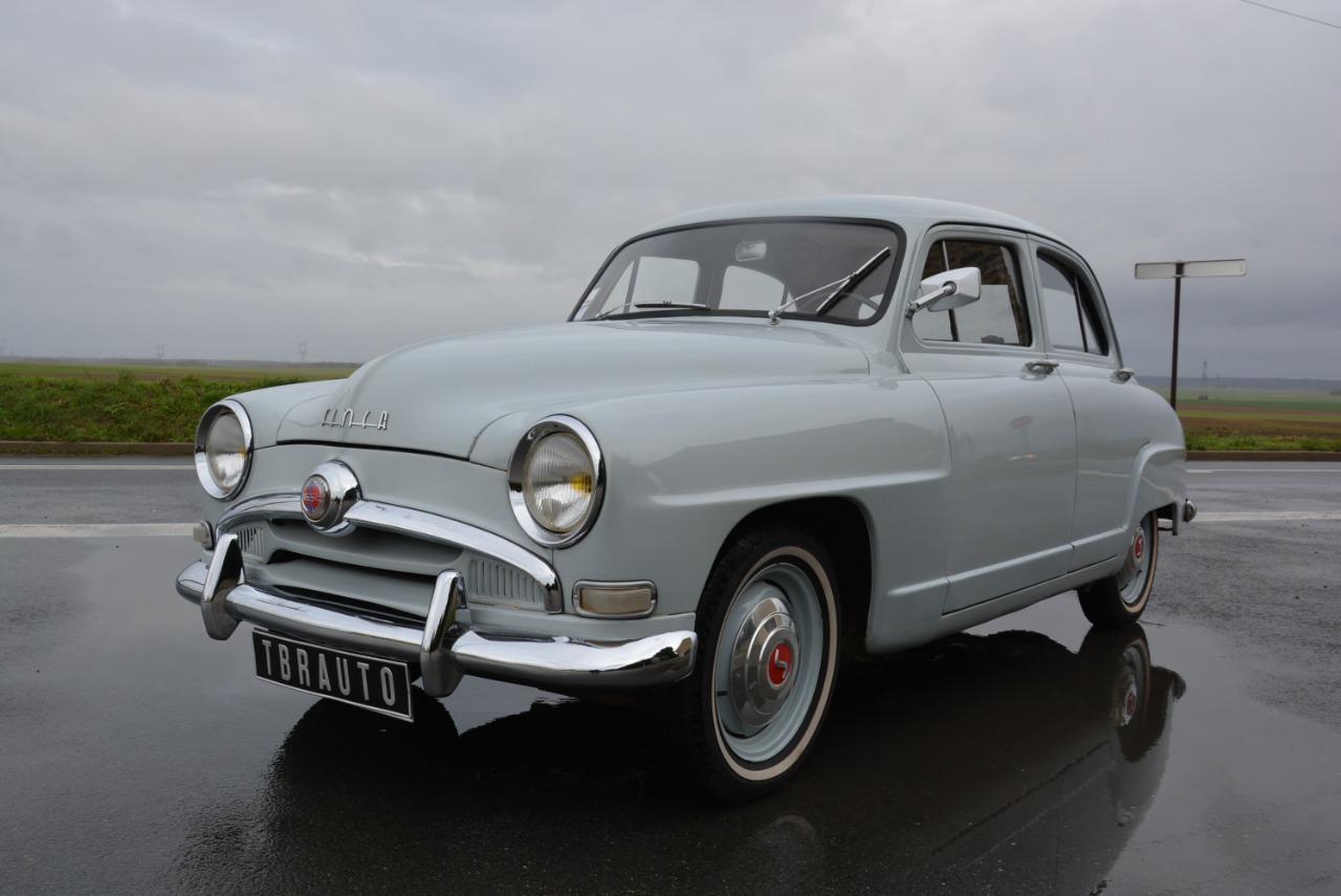 SIMCA Aronde 9 - 1954 LesAnciennes.com