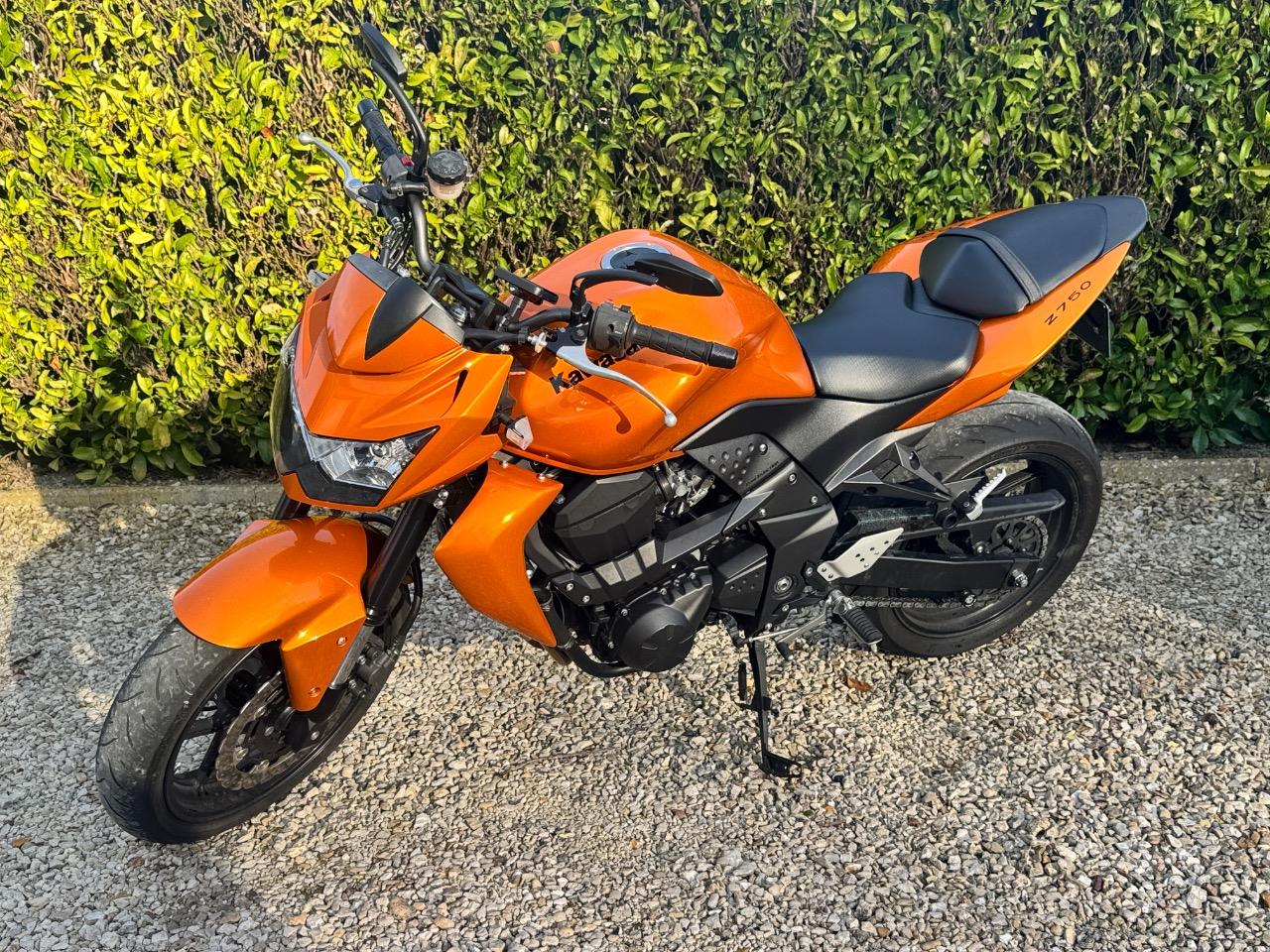 KAWASAKI Z750 LesAnciennes.com