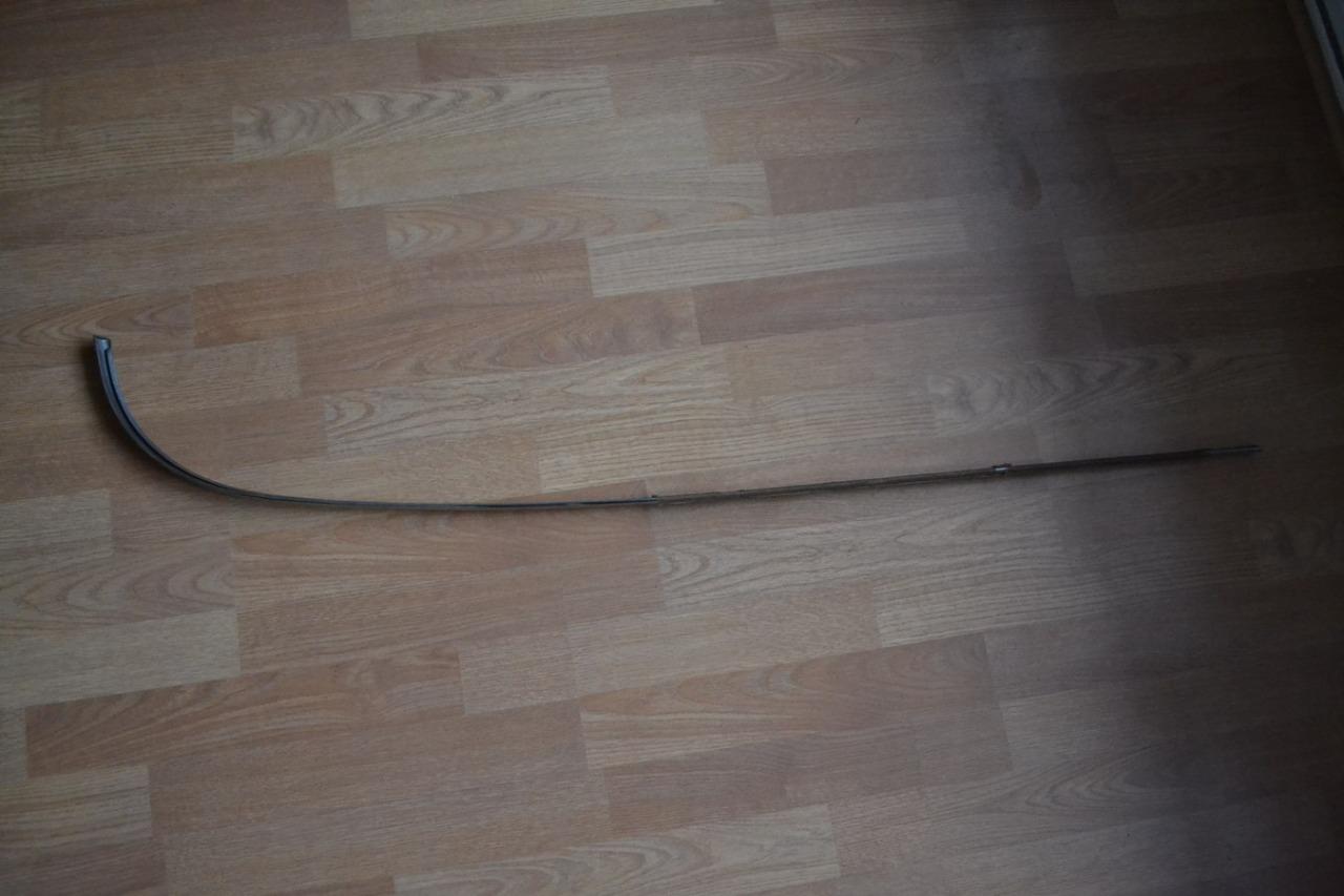 Baguette haute aile AR G PEUGEOT 403 familiale LesAnciennes.com