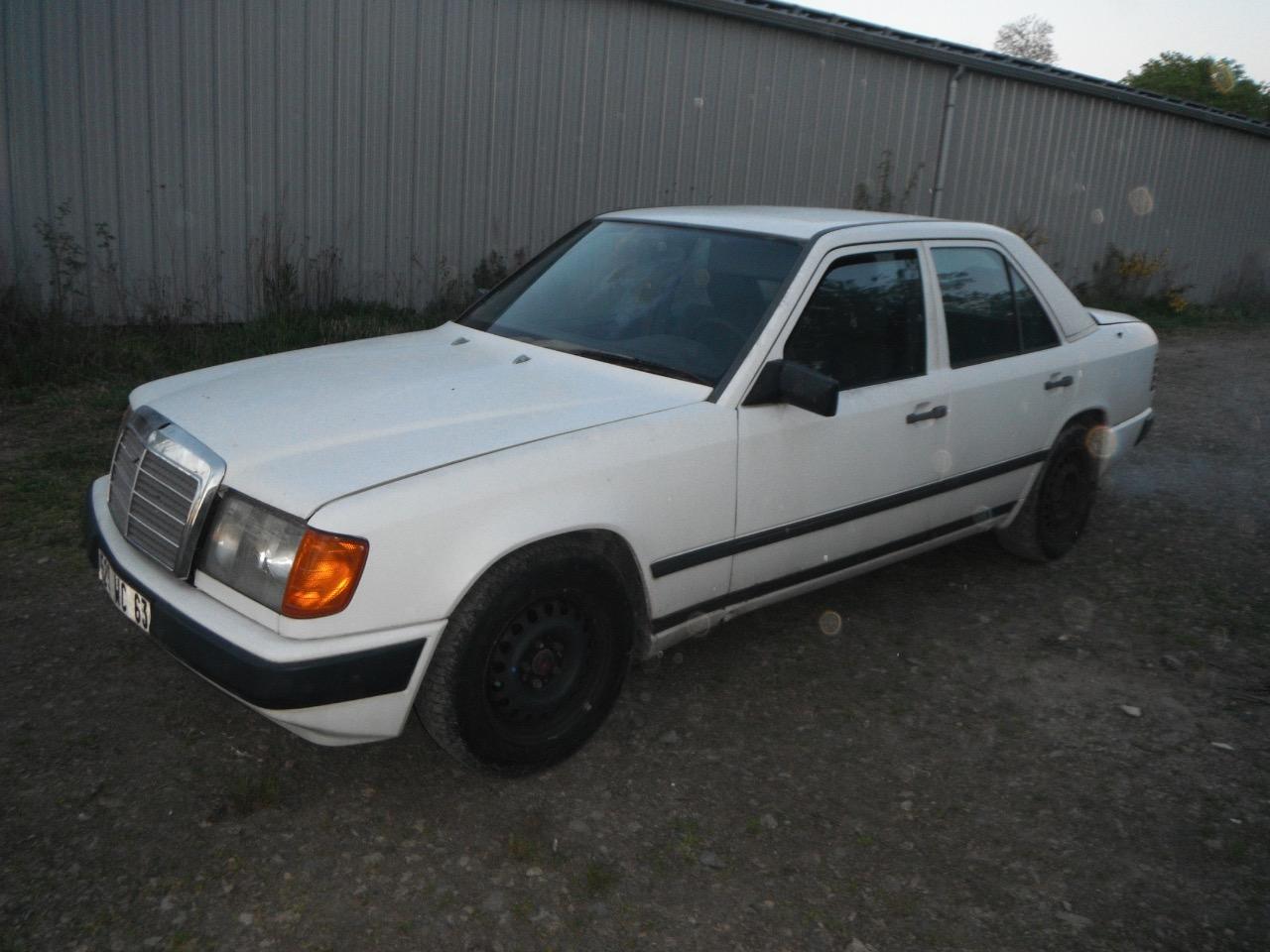 MERCEDES 250 D - 1988 LesAnciennes.com