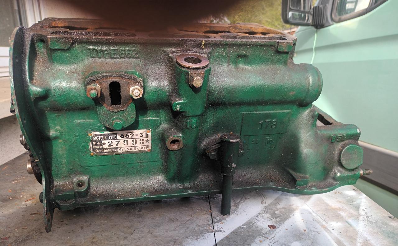 Bloc moteur RENAULT Juvaquatre LesAnciennes.com